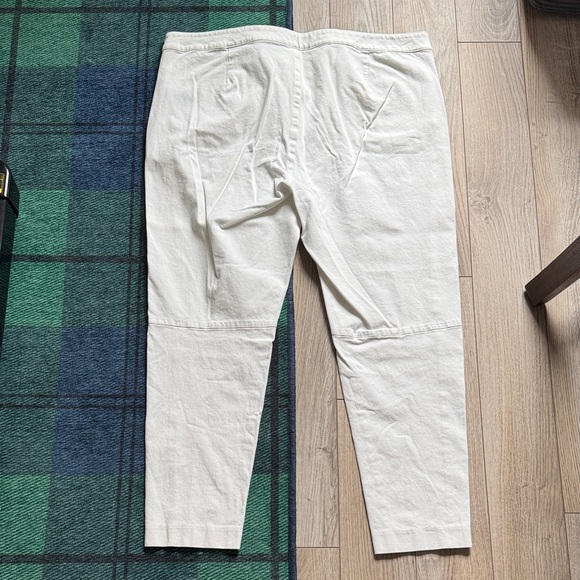 White Pants - Picture 4 of 5